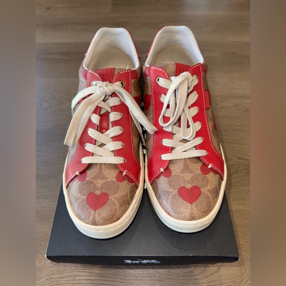 ‼️SOLD‼️Coach Lowline Low Top Sneakers In Signature Canvas With Res Heart Print - Picture 5 of 15